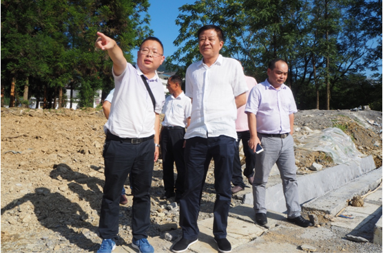 总经理刘俊刚到恩施大峡谷景区调研
